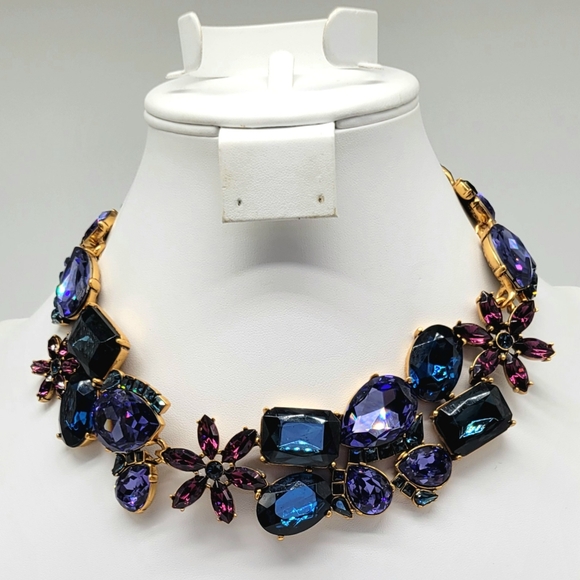 Oscar de la Renta Amethyst, Sapphire Swarovski Crystal Flower Statement Necklace - Picture 4 of 13